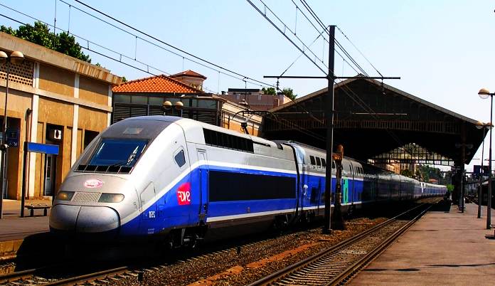 Trenes de alta velocidad en Paris TGV 